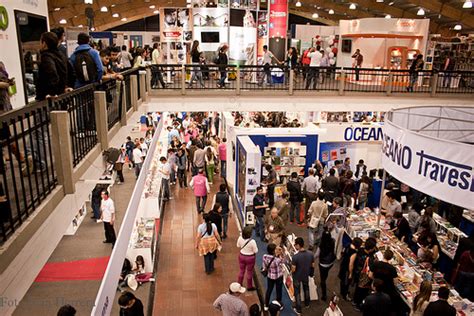 De Bogotá Book Fair: Een Literaire Oase Voor De Colombianen Met Omar Rincón Als Gids